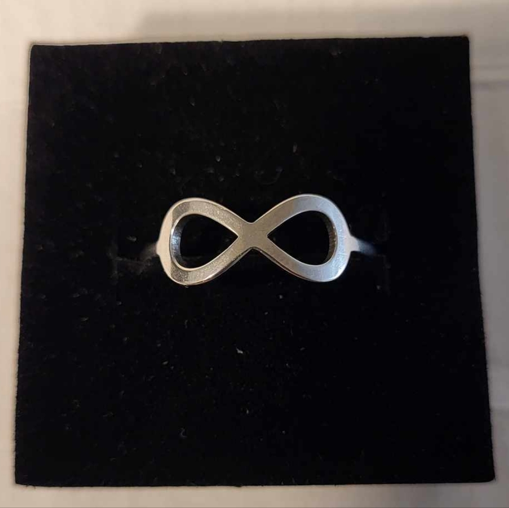 Infinity ring